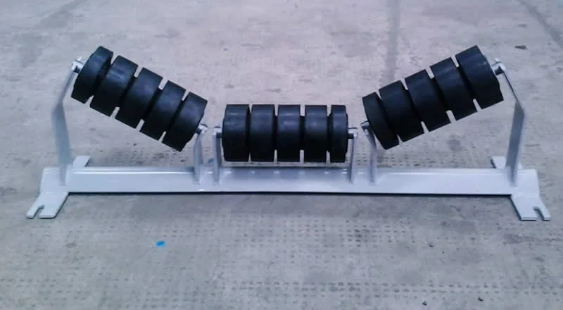 Cavaletes de carga em sistema de transportador de correia industrial